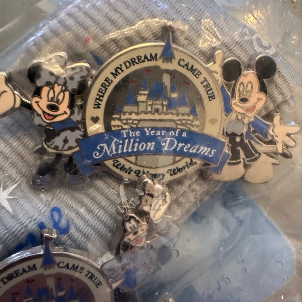 Disney Year of a Million Dreams 2-Pin Set with Lanyard - Blue and White